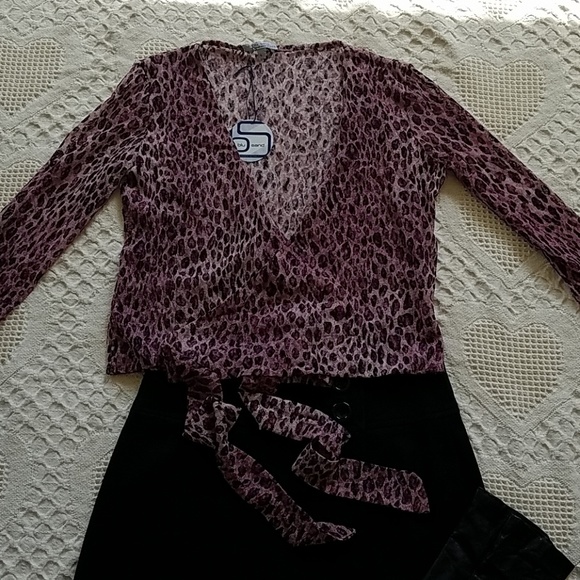 Animal Print Wrap Top from Portugal - Picture 4 of 8
